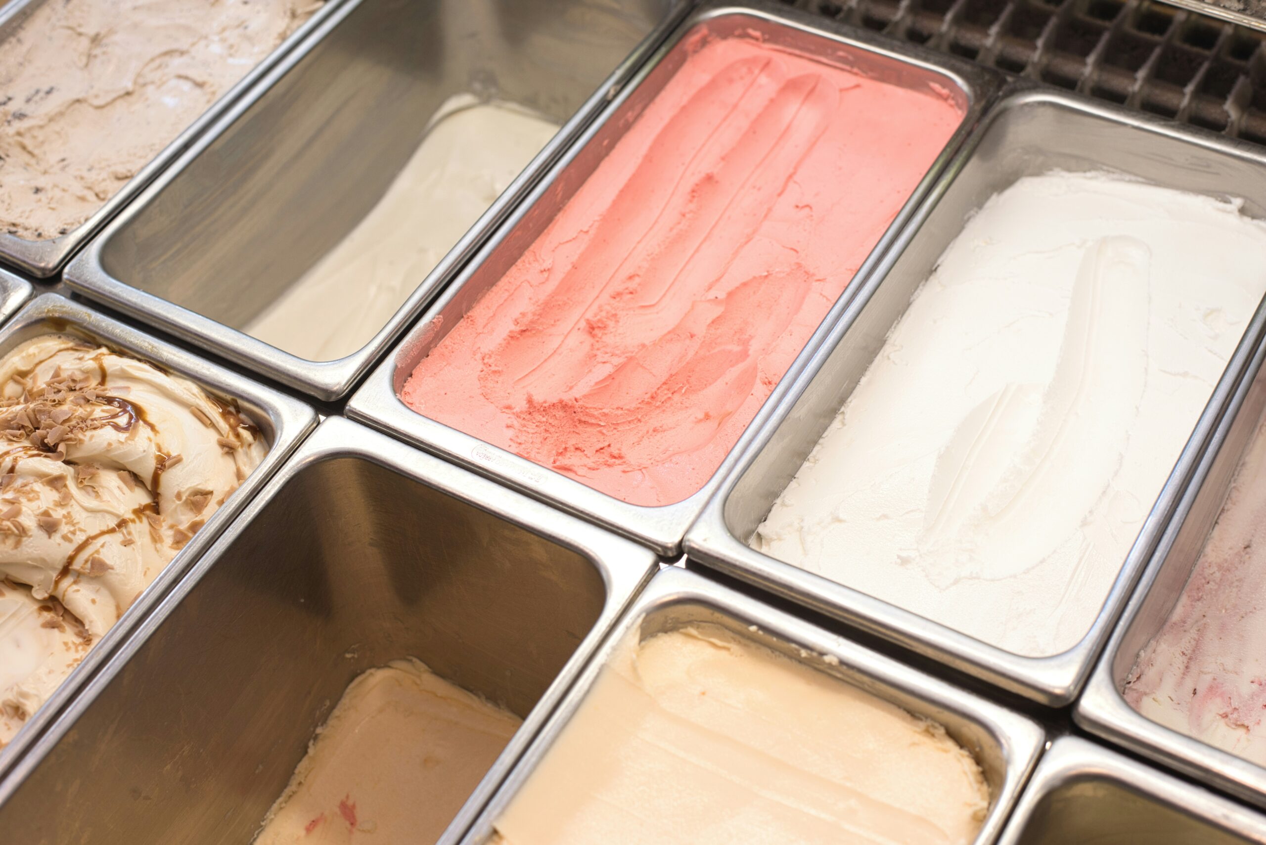 Sztuka Prezentacji i Przechowywania Gelato: Jak Technologia Orion i Ugolini Maksymalizuje Sprzedaż w Twoim Lokalu?